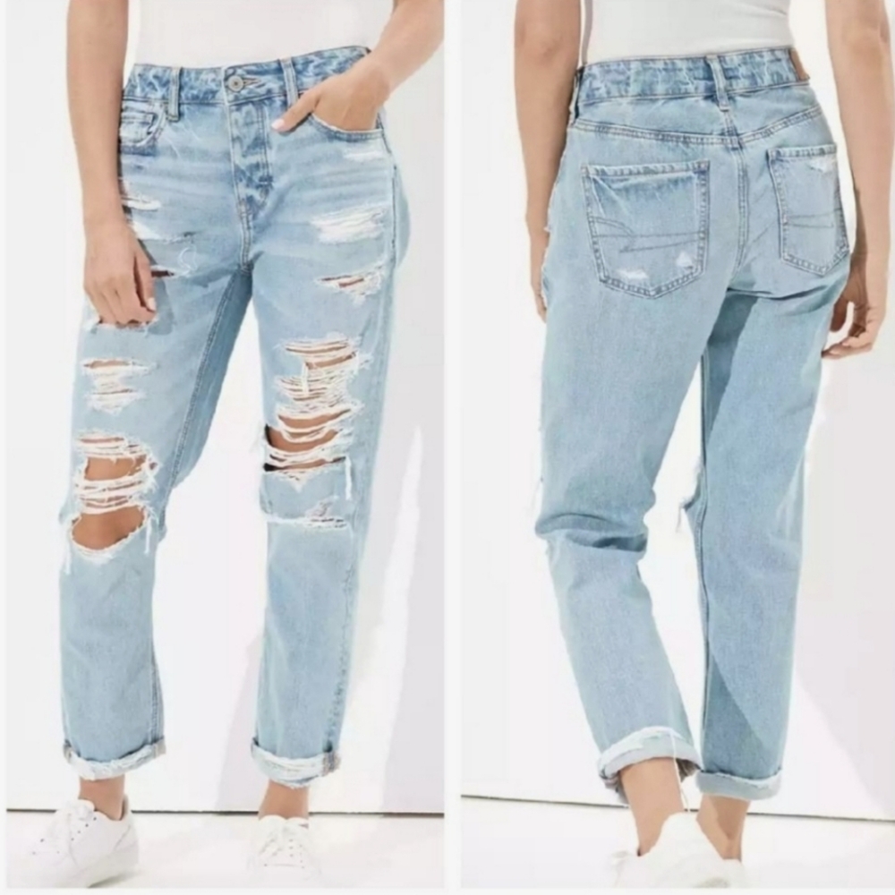 American Eagle Outfitters Light Blue Distressed Straight Leg Jeans